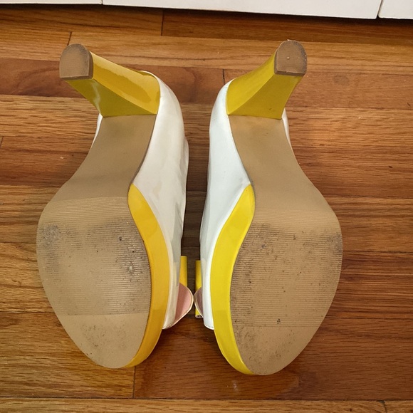 White and Yellow Heels with Cute Bow! - Picture 7 of 7